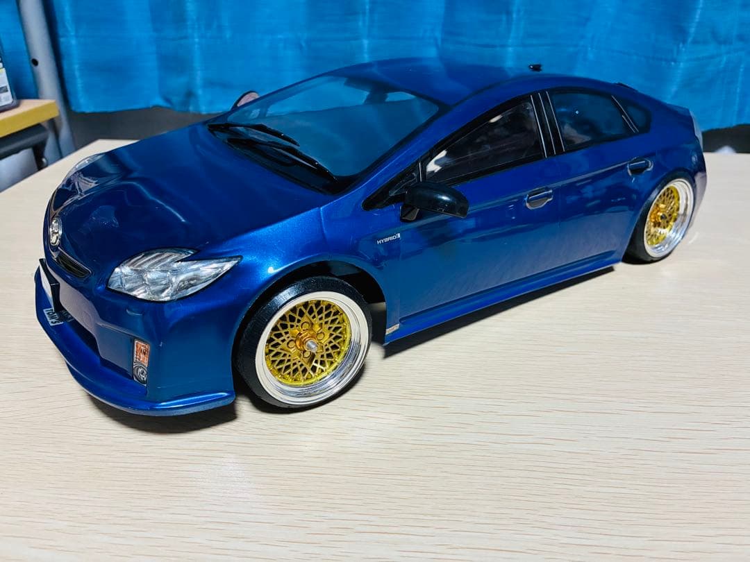 トヨタ プリウス 1/10スケール　ラジコン　ラジコンボディ