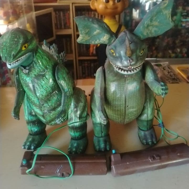 《メル:最終お値引き》ゴジラ＆バラゴン2体とリモコン
