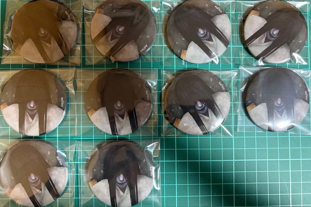 文字化化 缶バッジ 這いばい男 10個