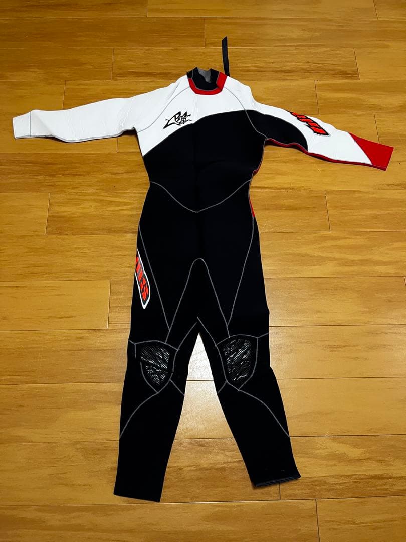 ウェットスーツ 長袖フルスーツ　ダイビング