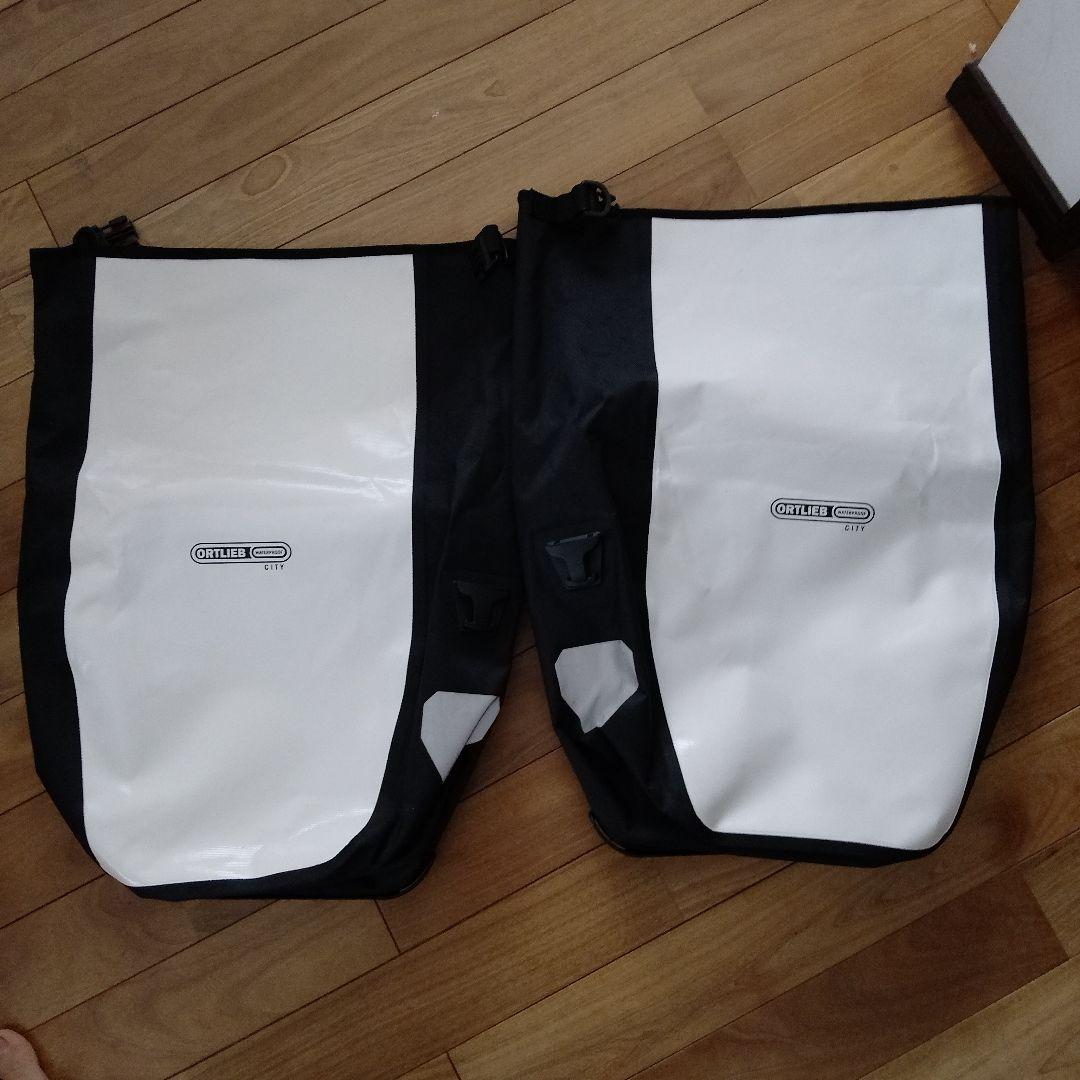 ORTLIEB オルトリーブ　大型車体装着バッグ ホワイト/ブラック