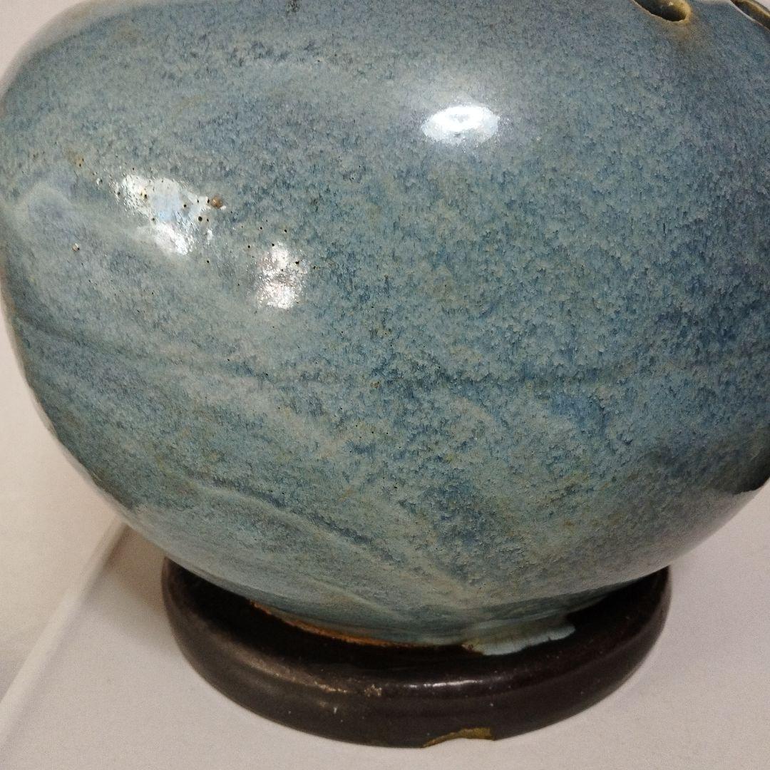 青色釉薬の陶器火鉢