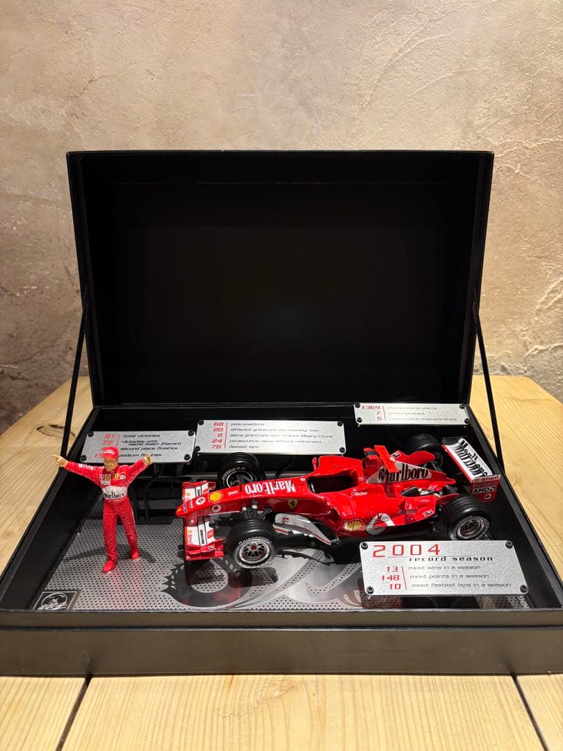 希少マテル1/18 F2004M.シューマッハ オールタイム キャリア レコード