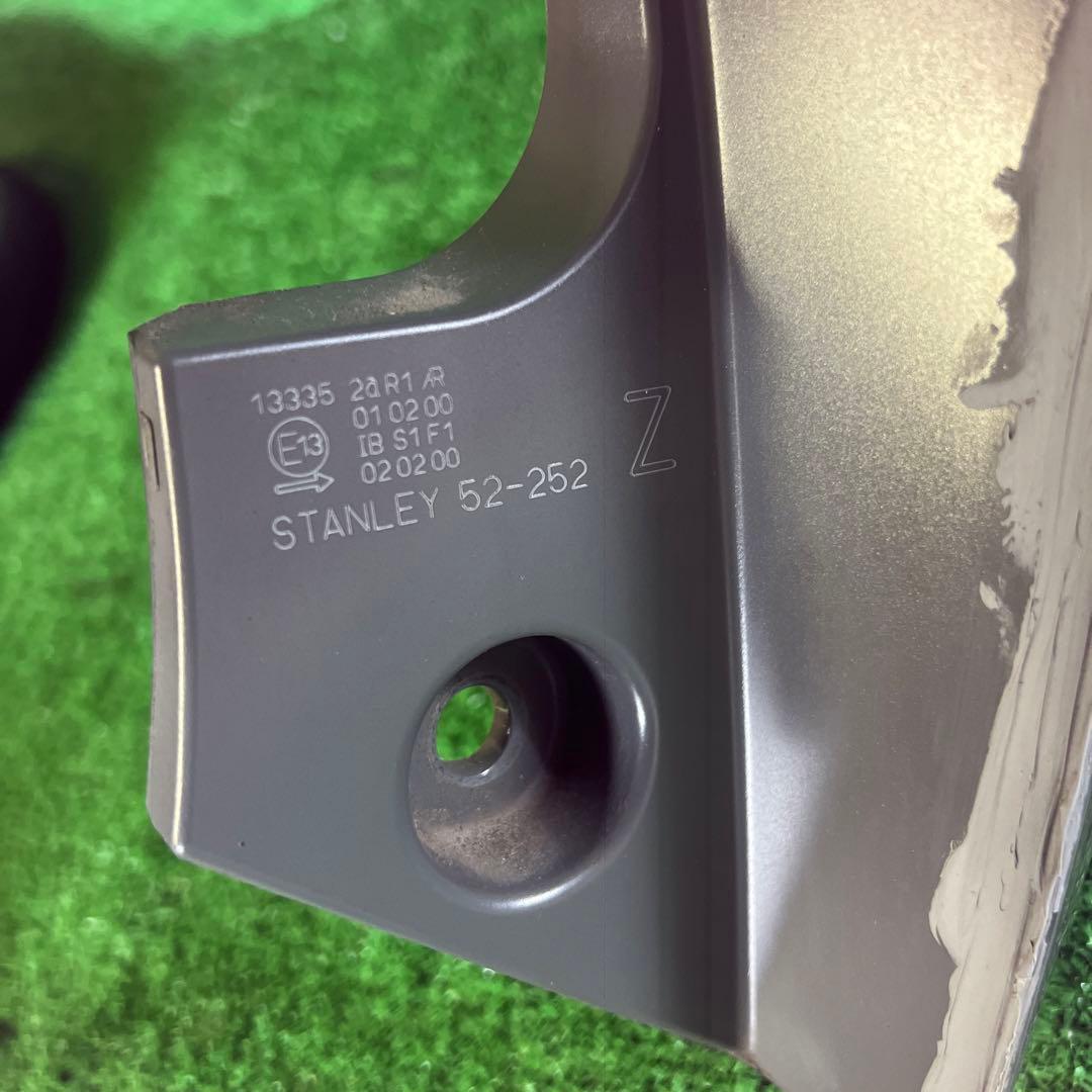 トヨタアクア NHP10 純正 右 テールランプ