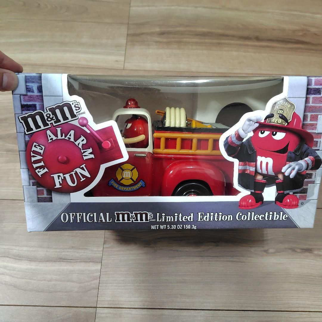 限定品 m&m's 消防車フィギュア ファイヤーマントラック　エムアンドエム