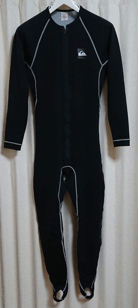 ウェットスーツ インナー　クイックシルバー　QUIKSILVER　Mサイズ