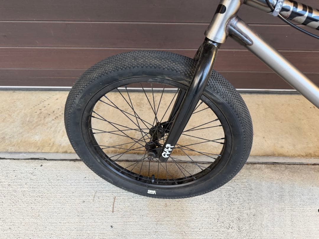 BMX CULT gateway 20インチ　シルバーブラック（値下げしました）
