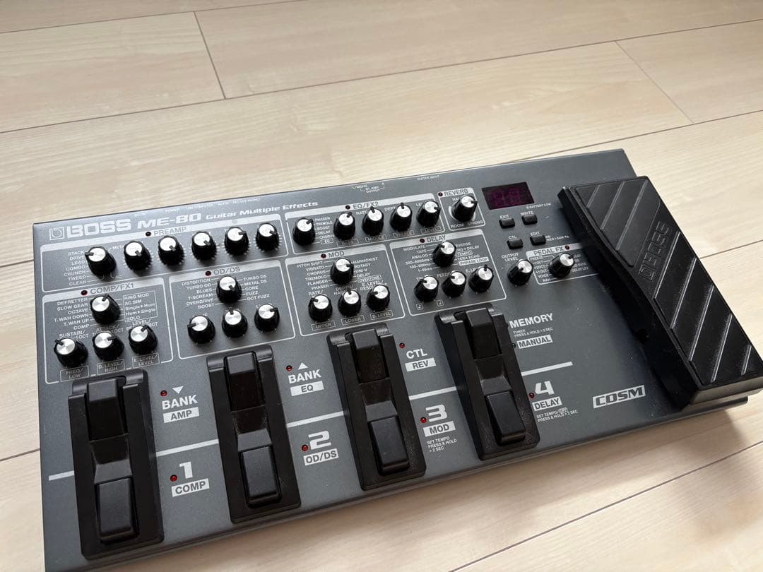 ギター マルチエフェクター BOSS ME-80（アダプター付）