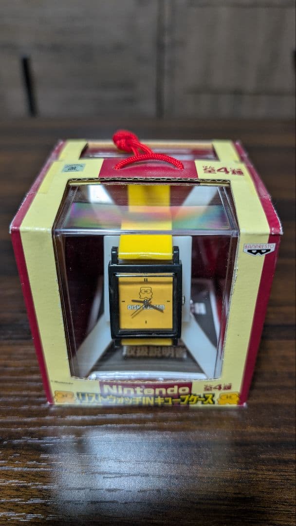 nintendo リストウォッチINキューブケース　ディスクシステム　ディスくん