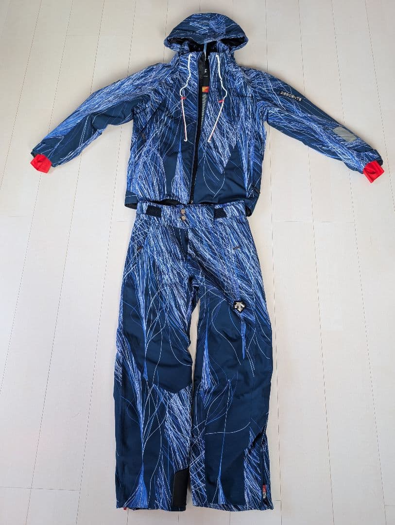 DESCENTE　スキーウェア　サイズМ
