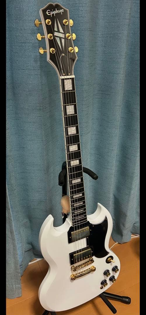 Epiphone SGスタイル ホワイトエレキギター　ギターケース付