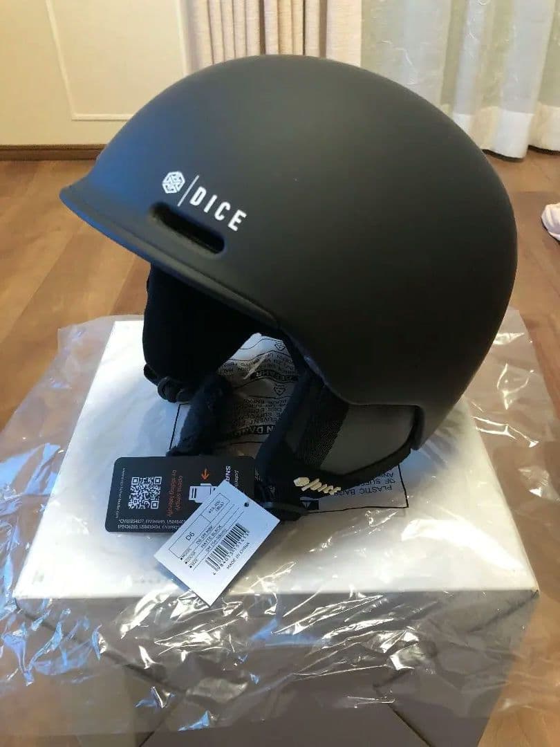 【新品未使用】DICE マットブラック ヘルメット D6