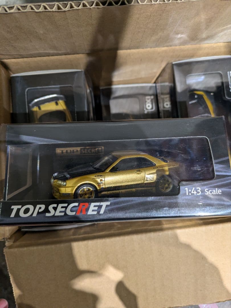 TOP SECRET R34 Gold 1/43スケールモデル