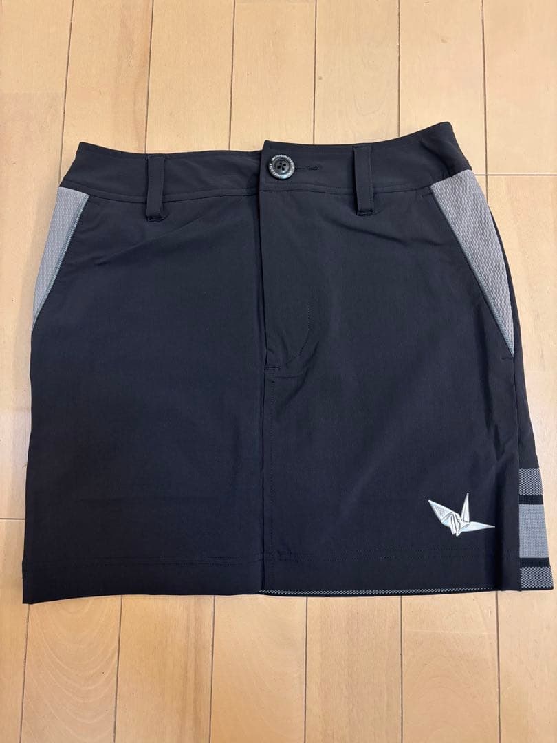 【未使用】1piu1uguale3 スカート黒_期間限定価格