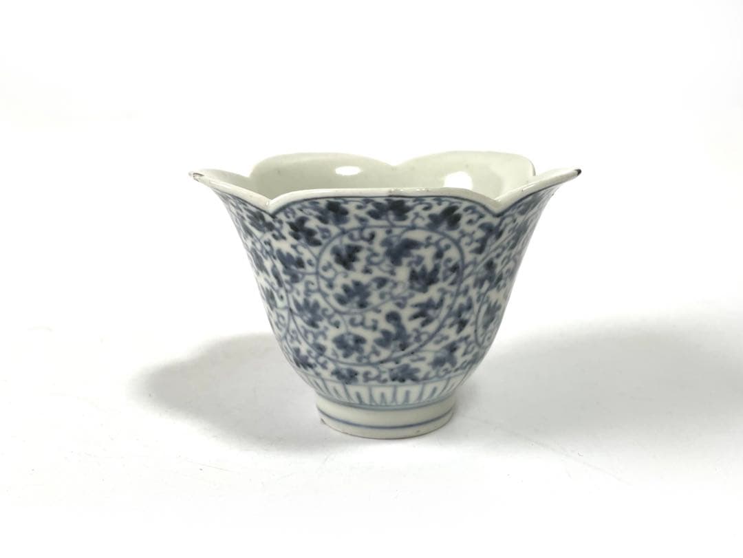 骨董　アンティーク　古伊万里　染付　微塵唐草文様　輪花縁　蕎麦猪口　向付