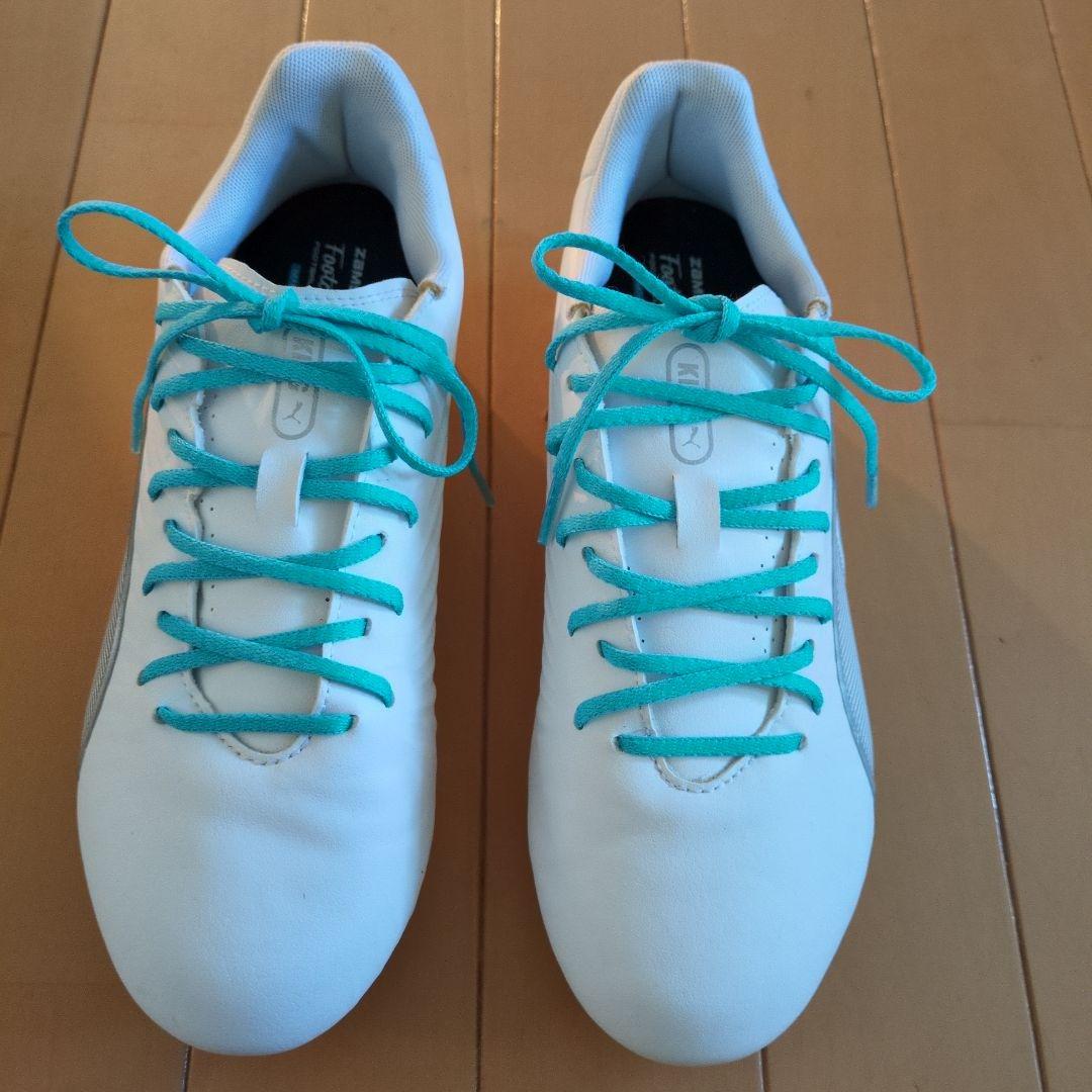 Puma サッカーシューズ・スパイク ホワイトほぼ新品同様。