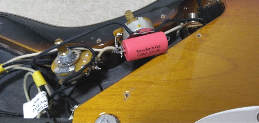 【Lindy Frarin ピックアップ】 Fender Jazzmaster