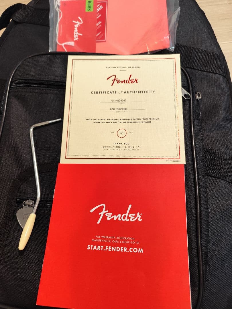 美品　FENDER American performer ストラトキャスター