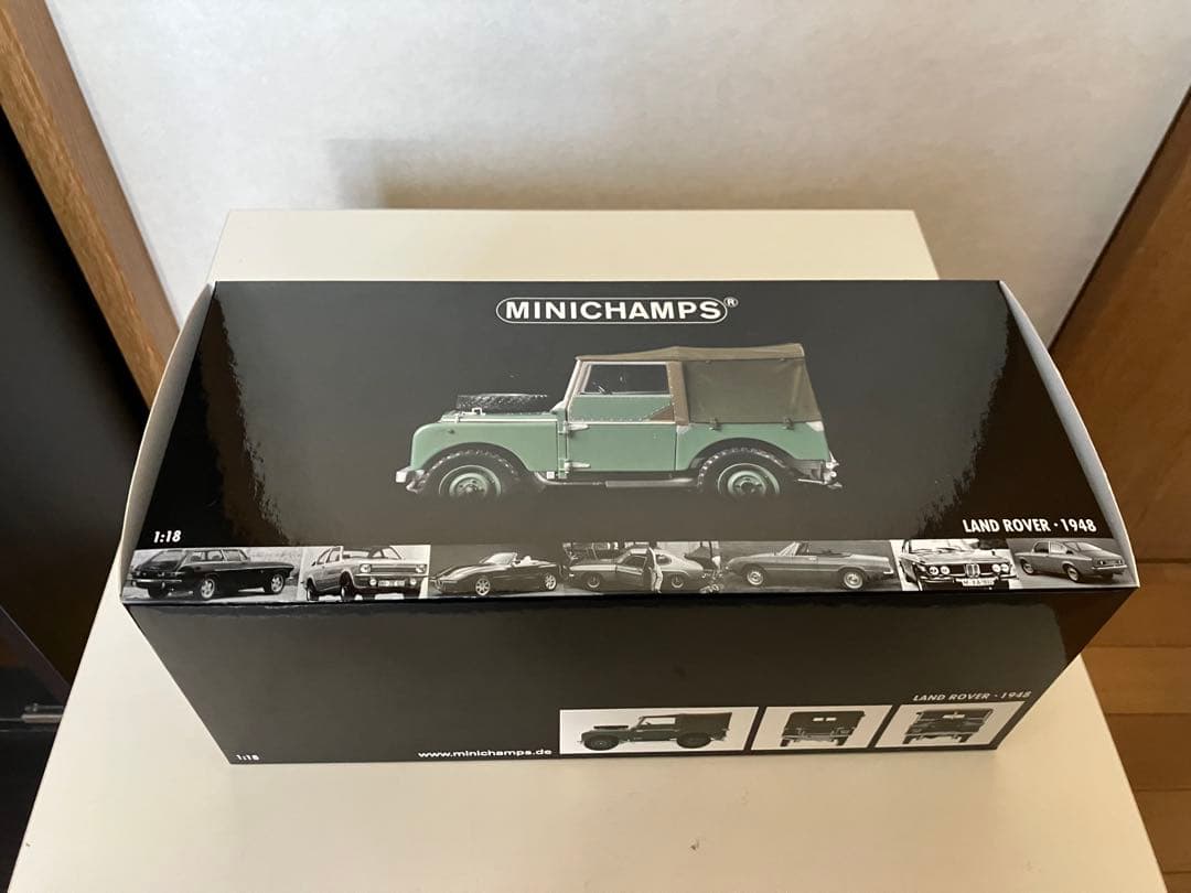 1/18 ミニチャンプス LAND ROVER-1948