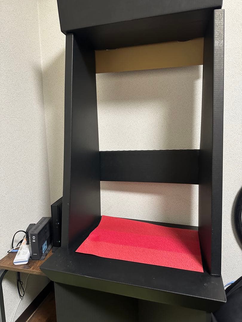 スロット台　ダンボール製　軽量　黒　耐久性○ 見栄えが良い