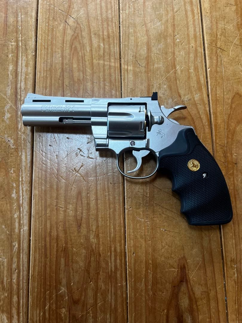 東京マルイ　パイソン357 4インチ