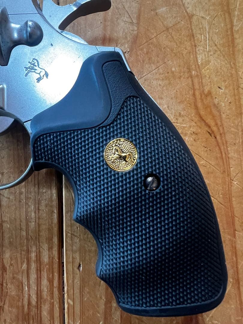 東京マルイ　パイソン357 4インチ