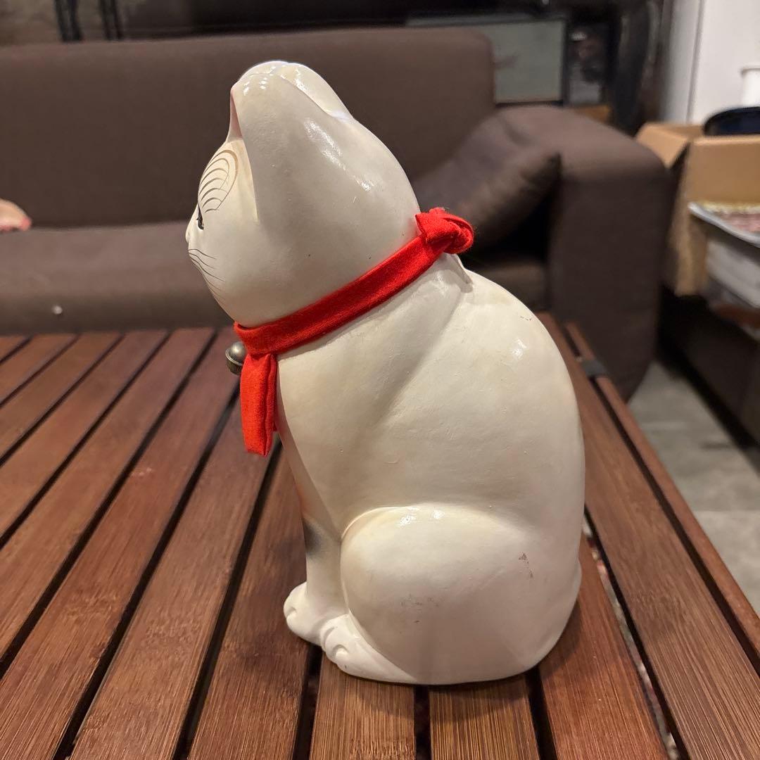 陶器 招き猫 鈴付き 赤いスカーフ