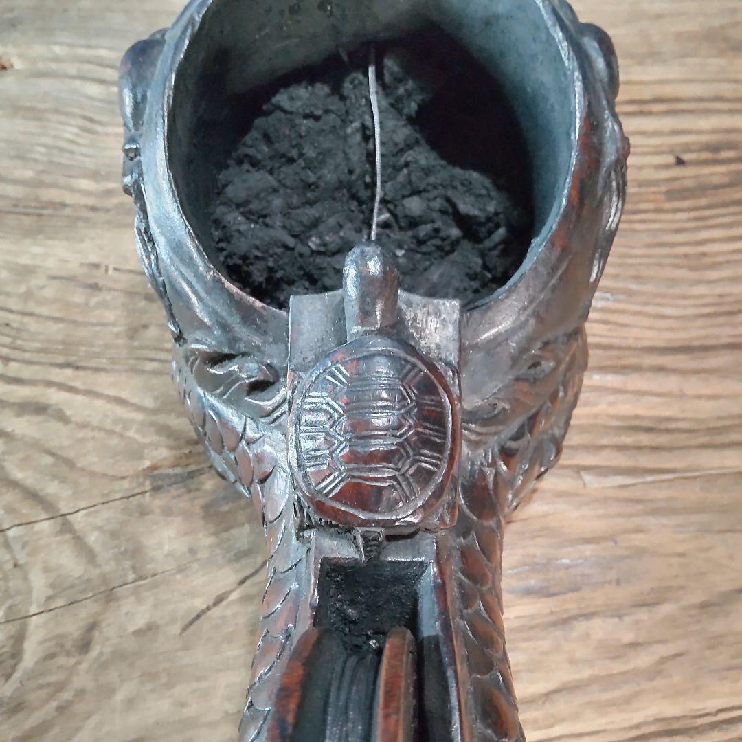 墨壺　「墨壺の美」（慎まれる龍神さま36ページ）