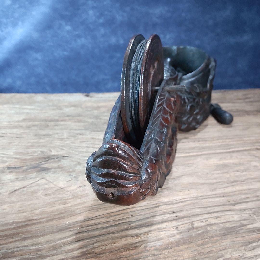 墨壺　「墨壺の美」（慎まれる龍神さま36ページ）