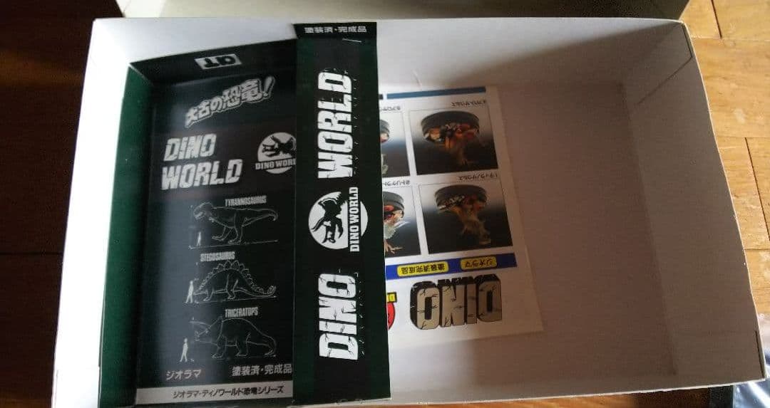 ディノワールド DINOWORLD トリケラトプス 太古の恐竜 ジオラマ