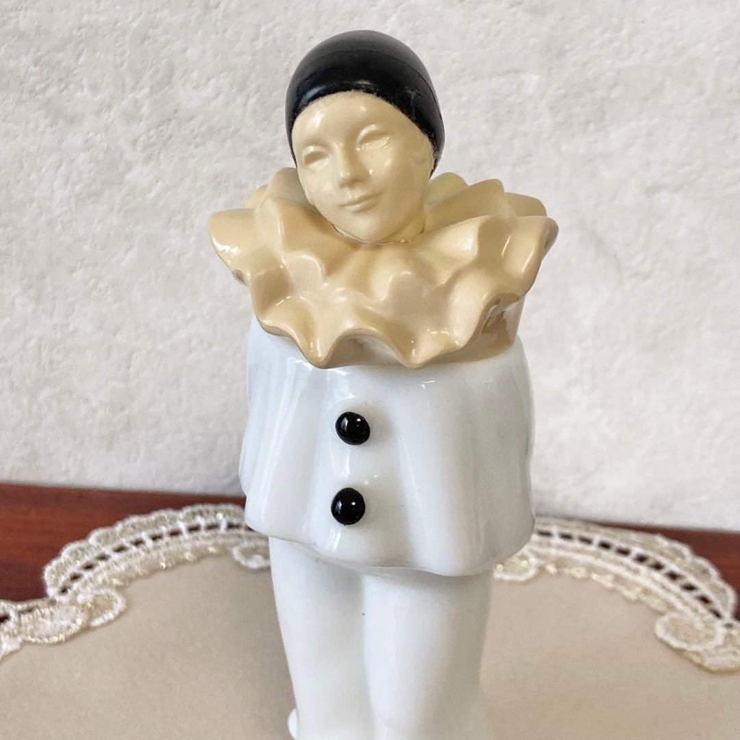 香水瓶　ピエロ　AVON　エイボン　ミルクガラス　ボトル　ヴィンテージ