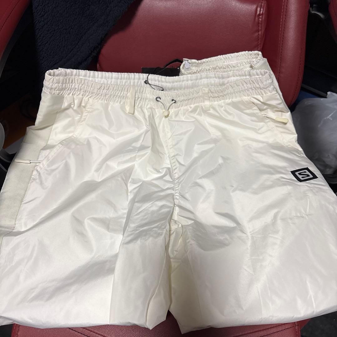 ホワイト ナイロン スノーボードウェア