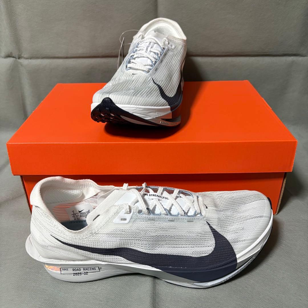 ナイキ　ストリークフライ2 ホワイト　ブラック　白　黒　ランシュー　27.0