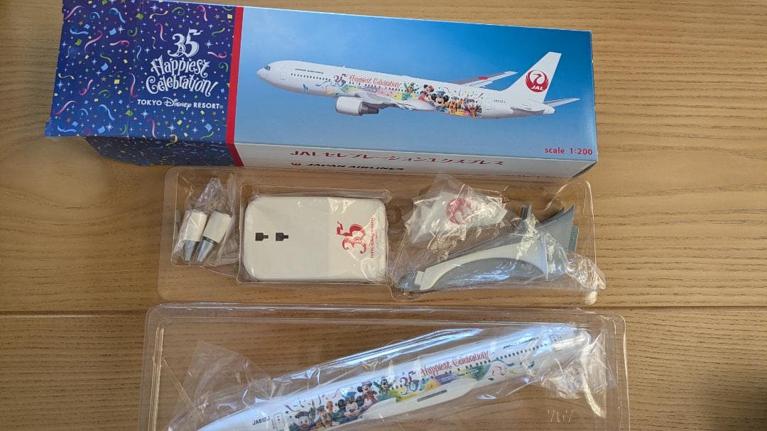 ディズニーリゾート　３５周年　JAL セレブレーションエクスプレス