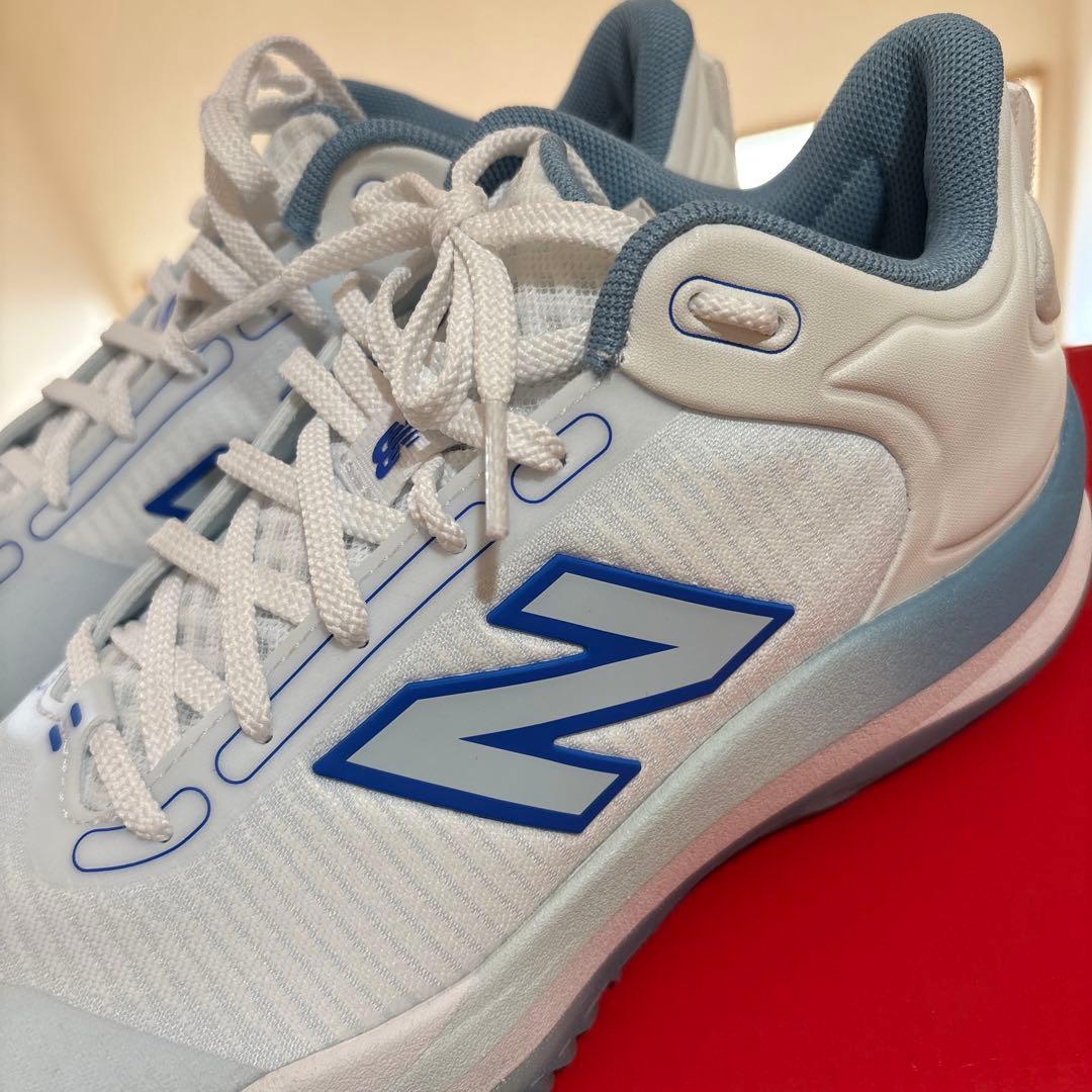 ニューバランスバレーボールシューズ