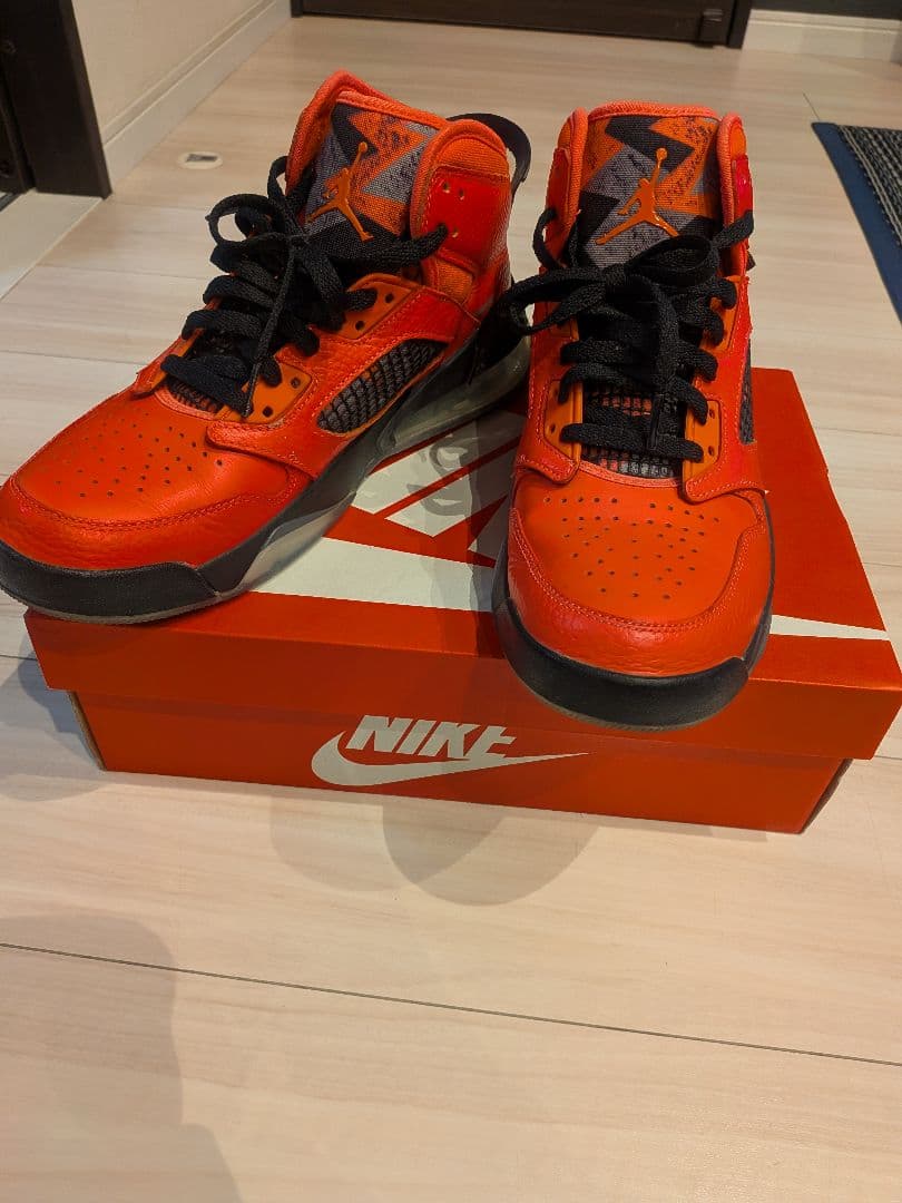 ナイキ×パリサンジェルマン ジョーダンマーズ270 PSG