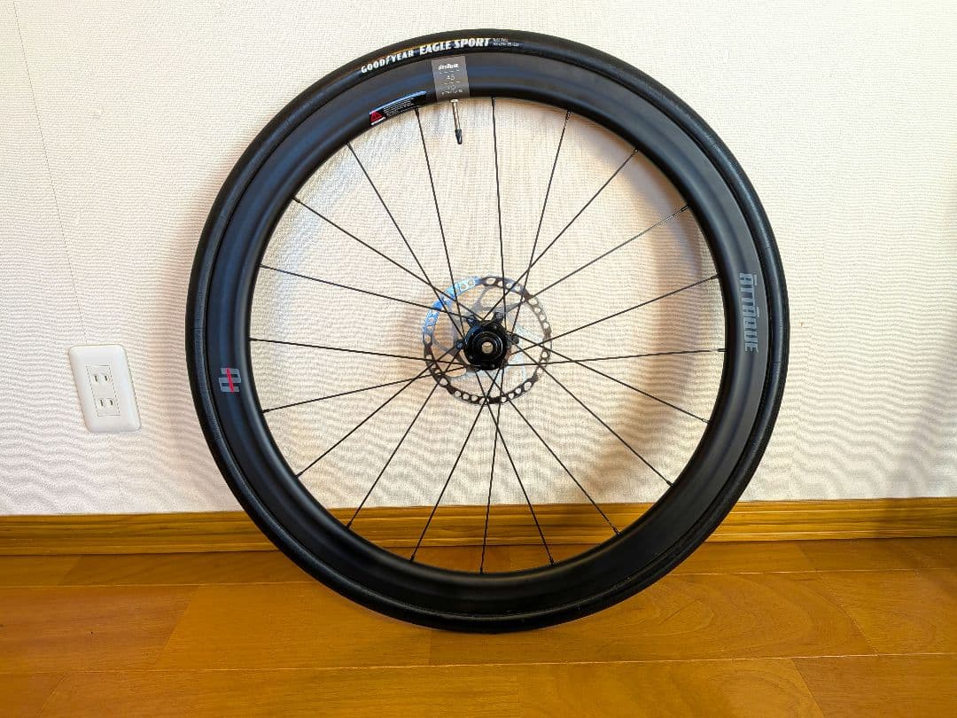 【大幅値下】GUSTO アタッキ 45mmカーボン 11速スプロケ付 ディスク用