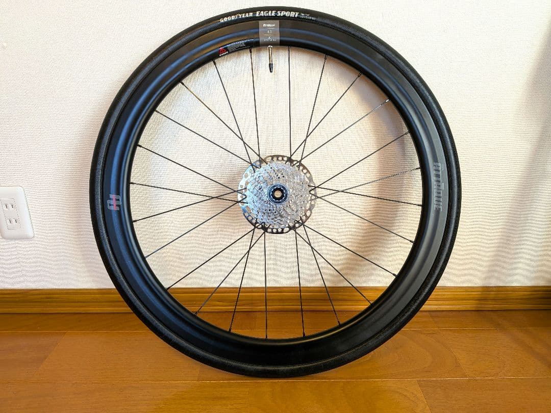 【大幅値下】GUSTO アタッキ 45mmカーボン 11速スプロケ付 ディスク用