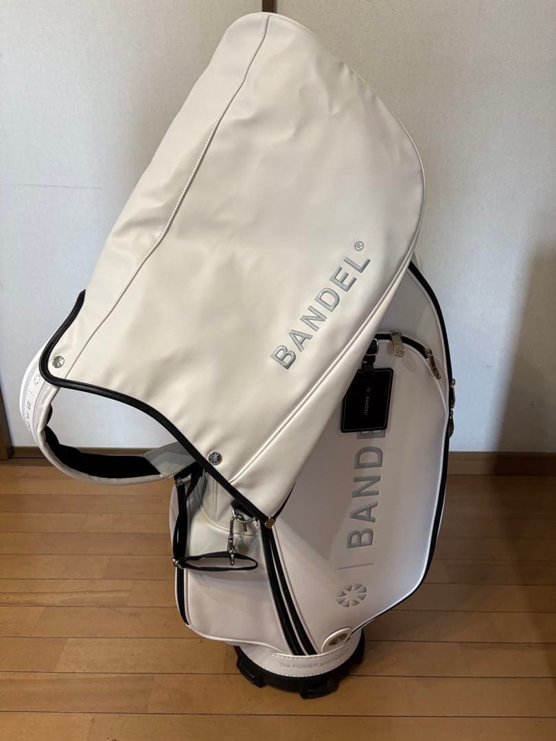 極美品　3点式　Bandel ゴルフバッグ・キャディバッグ　バンデル