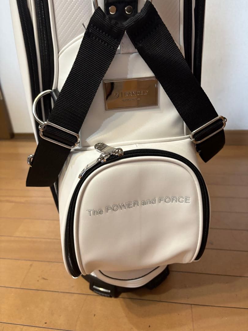 極美品　3点式　Bandel ゴルフバッグ・キャディバッグ　バンデル