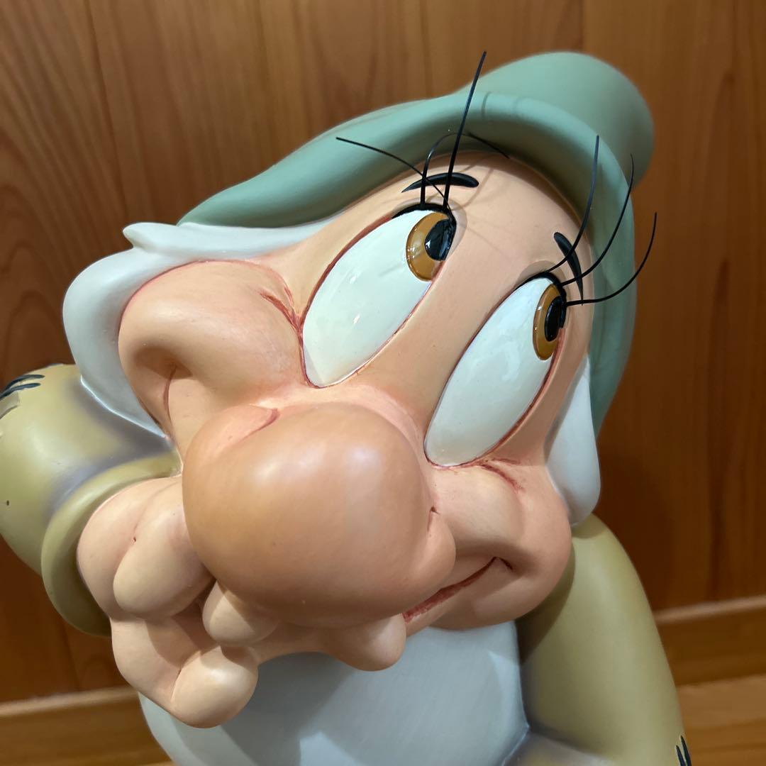 ディズニー　ビックフィギュア　白雪姫　てれすけ（バッシュフル）