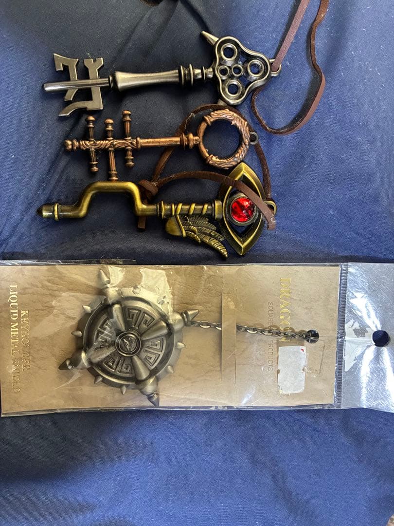 さいごのかぎ、まほうのかぎ、とうぞくのかぎ、はぐれメタルの盾のキーホルダー