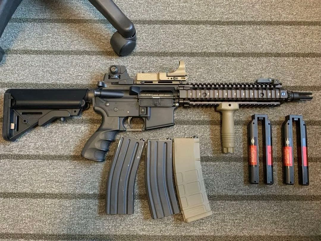 次世代電動ガンソップモッドm4カスタム　マガジン3本付き　バッテリー2本付き