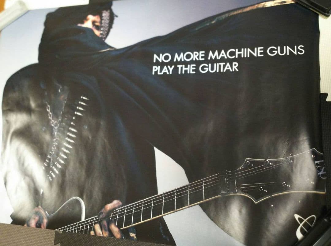 希少SUGIZOミリタリー大判ポスター黒服ギター黒ターバンX JAPANルナシー