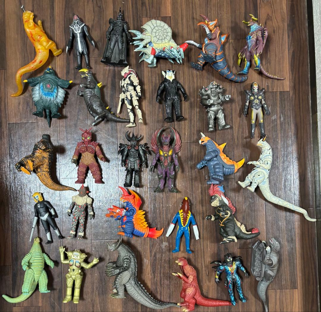 (絶版) ウルトラマン怪獣ソフビ800シリーズ91体＋ゴジラ、ガメラ、ヘドラ