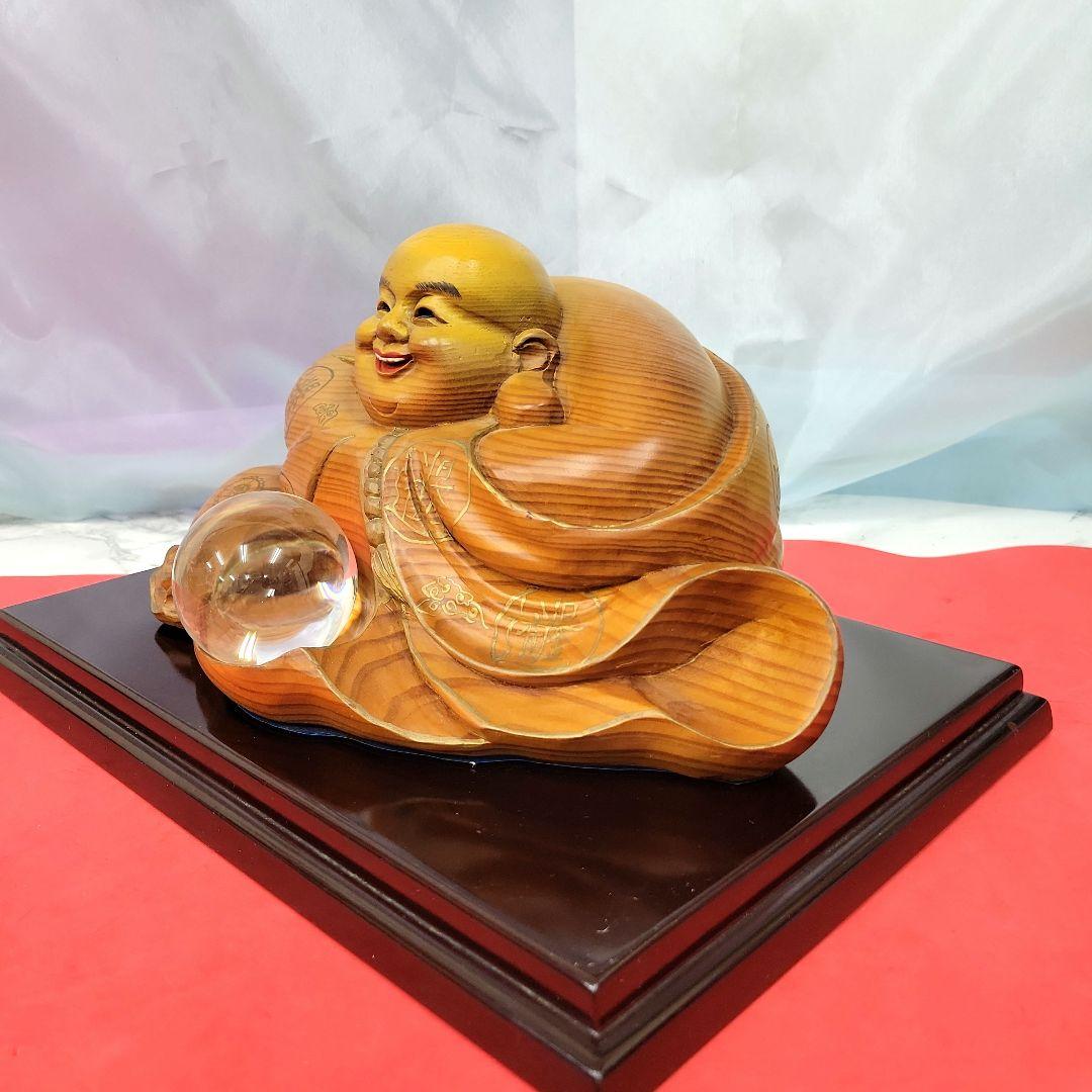 木彫り　笑仏　ガラス玉　台座付