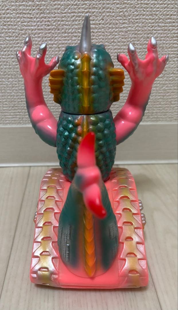 まんだらけの怪獣シリーズ 海獣戦車 アギラス 開封済 美品