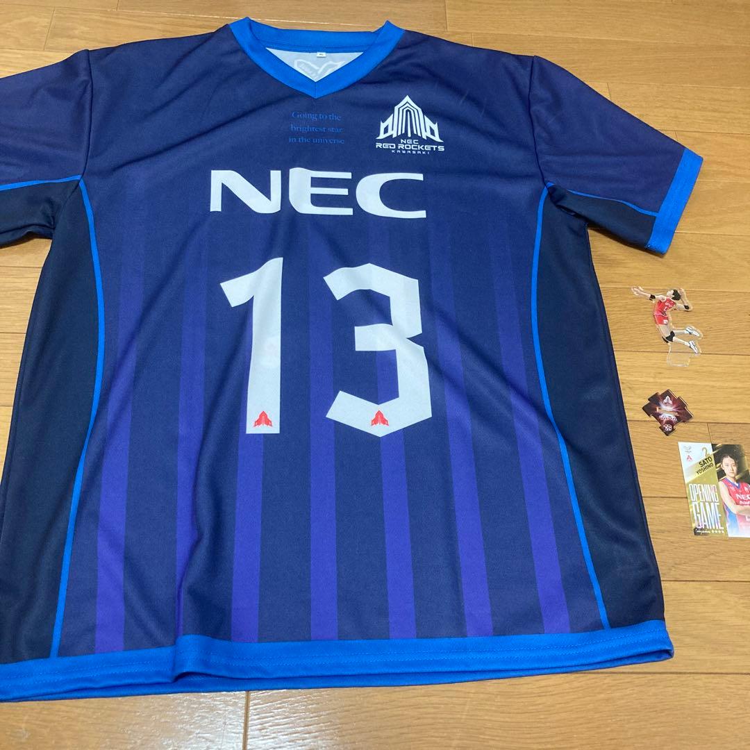 和田由紀子選手ユニフォームとアクリルスタンド