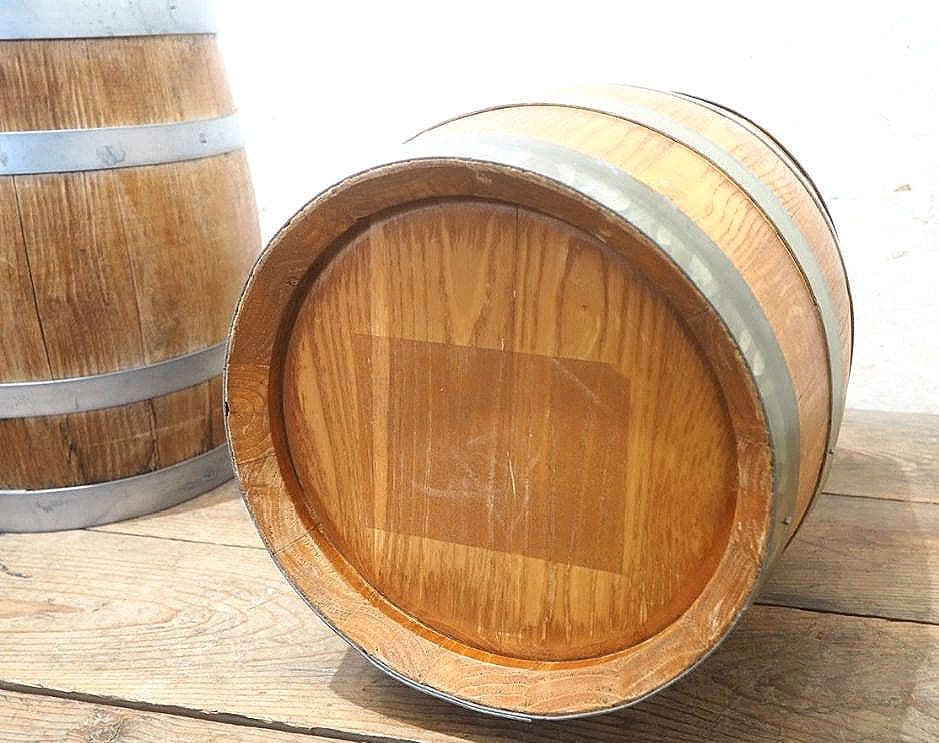 1354　2台セット　ヴィンテージ　古い木樽のオブジェ　椅子　スツール　レトロ