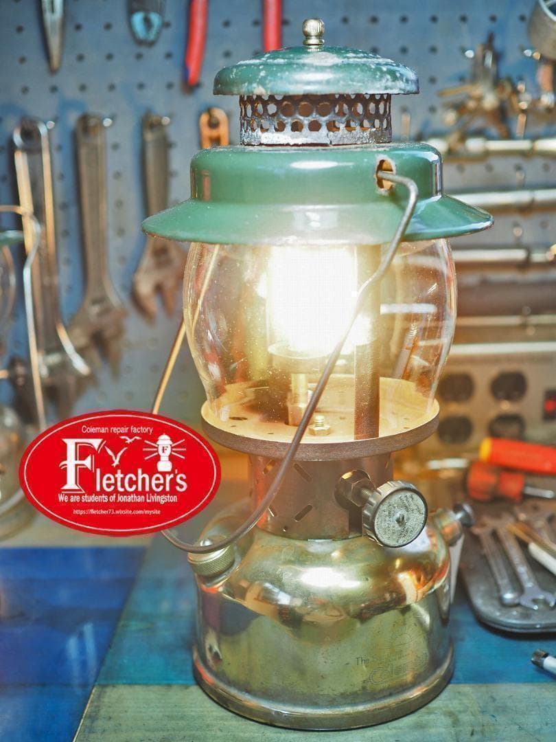 ヤレ系 コールマン最強クラスのケロシンランタン コールマン 237 s52